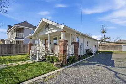 2613 Lorraine Street, Houston, TX 77026 - Photo 2