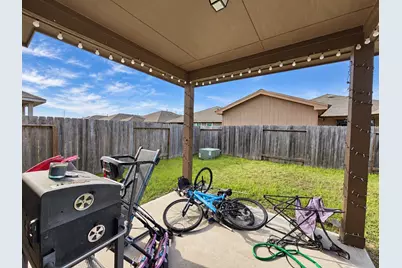 7447 Wheatley Gardens Drive, Houston, TX 77016 - Photo 10