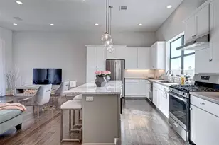 1256 N Post Oak Road B, Houston, TX 77055 - Photo 6