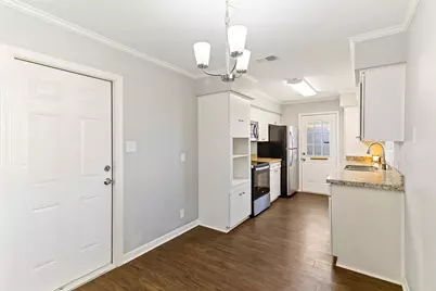 127 Talisman Street, Lake Jackson, TX 77566 - Photo 8