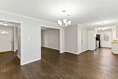 127 Talisman Street, Lake Jackson, TX 77566 - Photo 4