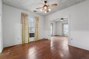 2109 Gentry St, Houston, TX 77009 - Photo 10