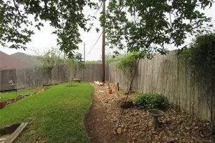 2411 Cheyenne Dr, Brenham, TX 77833 - Photo 32
