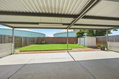 7027 Waveland Drive, Houston, TX 77072 - Photo 30