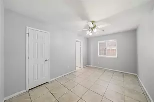 7027 Waveland Dr, Houston, TX 77072 - Photo 16
