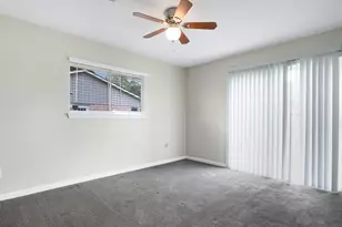 722 N Fall Creek Dr, Houston, TX 77336 - Photo 12