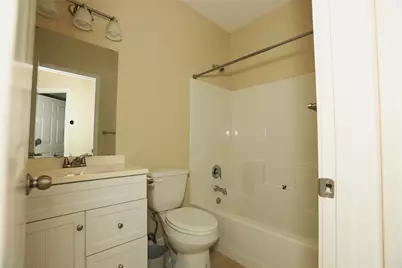 1611 N Avenue R, Freeport, TX 77541 - Photo 10