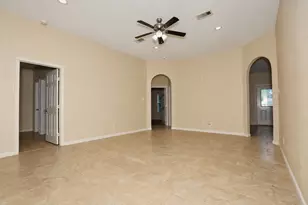 1611 N Avenue R, Freeport, TX 77541 - Photo 2