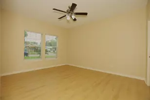 1611 N Avenue R, Freeport, TX 77541 - Photo 6