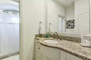 2502 Chimney Rock Rd, Houston, TX 77056 - Photo 48