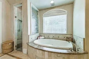 2502 Chimney Rock Rd, Houston, TX 77056 - Photo 36