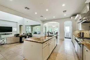 2502 Chimney Rock Rd, Houston, TX 77056 - Photo 28
