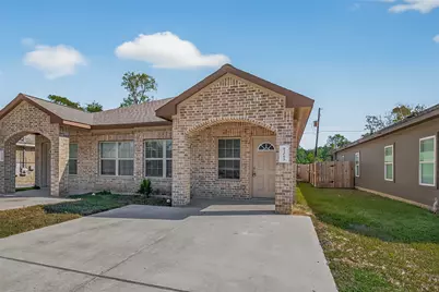 9306 Bean Street #A-B, Houston, TX 77028 - Photo 2