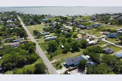950 11th Street, San Leon, TX 77539 - Photo 10