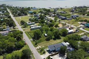 950 11th St, San Leon, TX 77539 - Photo 10
