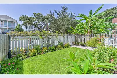3010 Bernardo De Galvez Avenue, Galveston, TX 77550 - Photo 4