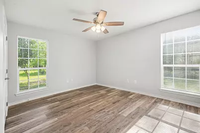 326 S Bell Drive, Texas City, TX 77591 - Photo 8