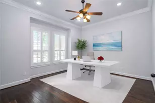 814 Hollington Way, Sugar Land, TX 77479 - Photo 2