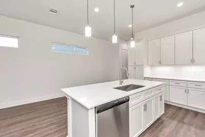 221 Cockerel Street #B, Houston, TX 77018 - Photo 6