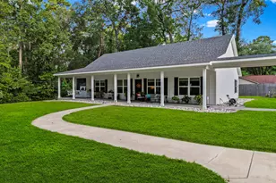 1012 W Jones St, Livingston, TX 77351 - Photo 2