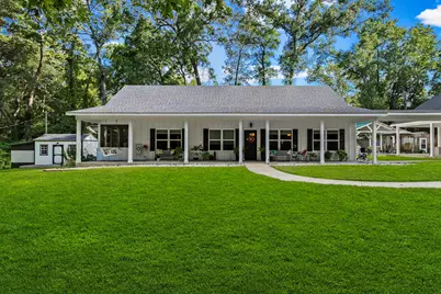 1012 W Jones Street, Livingston, TX 77351 - Photo 1