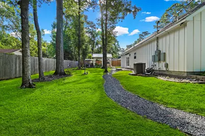 1012 W Jones Street, Livingston, TX 77351 - Photo 4
