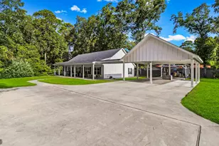 1012 W Jones St, Livingston, TX 77351 - Photo 10