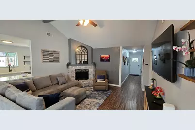 10614 Carlota Court, Houston, TX 77096 - Photo 8