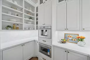 867 W 42nd St, Houston, TX 77018 - Photo 12