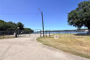 13710 Brigadier Dr, Willis, TX 77318 - Photo 12