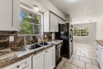 2615 Chimney Rock, Huntsville, TX 77320 - Photo 10