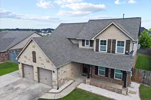 11815 Eagle Ridge Dr, Mont Belvieu, TX 77535 - Photo 2