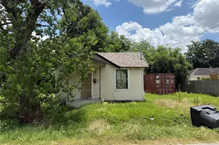 6302 Torreon St, Houston, TX 77026 - Photo 2