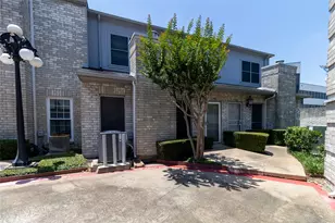 7294 Regency Square Ct, Houston, TX 77036 - Photo 2