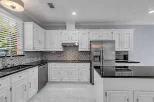 454 Stephen F Austin Dr, Conroe, TX 77302 - Photo 10