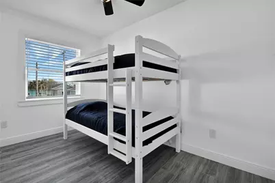 4013 Ave N 1/2, Galveston, TX 77550 - Photo 12