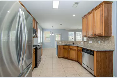 6307 S Wintersage Lane, Houston, TX 77066 - Photo 10
