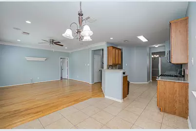 6307 S Wintersage Lane, Houston, TX 77066 - Photo 12