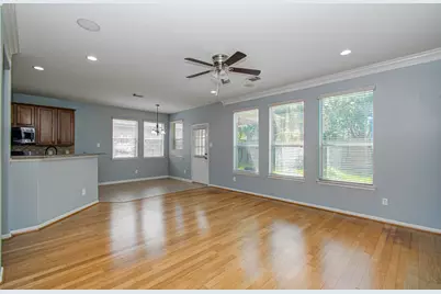 6307 S Wintersage Lane, Houston, TX 77066 - Photo 14