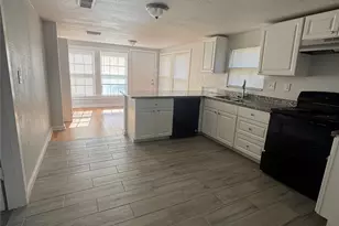 512 Rice St, Angleton, TX 77515 - Photo 4