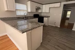 512 Rice St, Angleton, TX 77515 - Photo 6