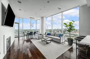 2727 Kirby Dr, Houston, TX 77098 - Photo 2