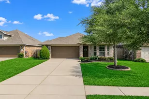 4827 Ladona Ct, League City, TX 77573 - Photo 2