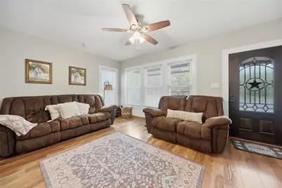 407 N Summit Street, Weimar, TX 78962 - Photo 4