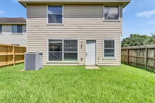 3710 Windmill Village Dr, Houston, TX 77082 - Photo 10