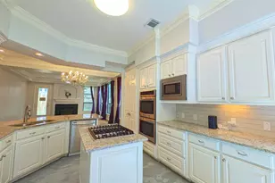 1307 Riverine Ct, Houston, TX 77055 - Photo 12