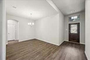 935 Golden Willow Ln, Conroe, TX 77304 - Photo 4