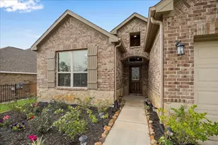 935 Golden Willow Ln, Conroe, TX 77304 - Photo 2