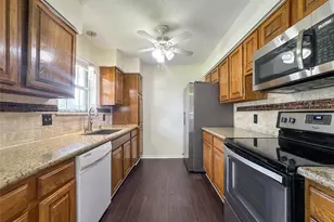 3119 Pilgrims Point Ln, Pearland, TX 77581 - Photo 4