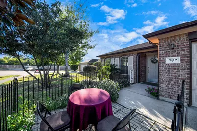 9519 Summer Laurel Lane, Houston, TX 77088 - Photo 2
